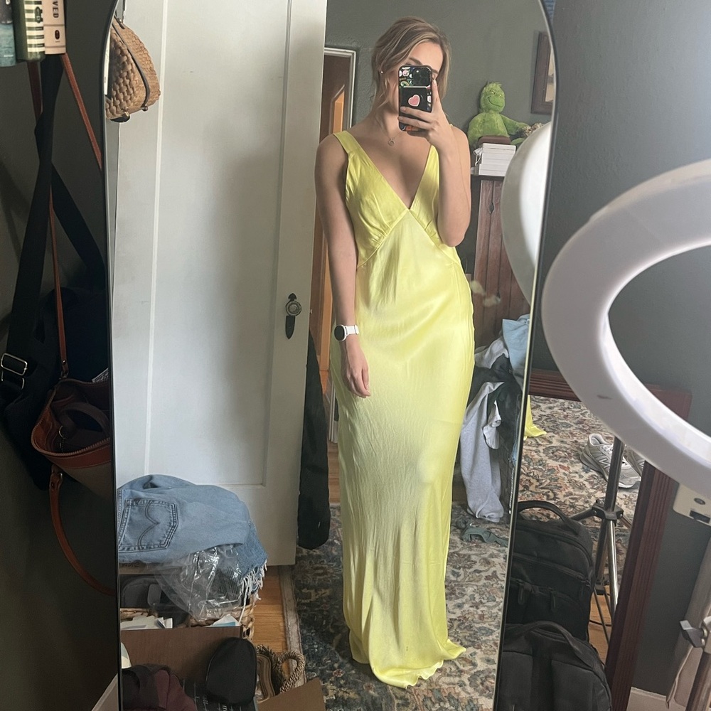 Medium dress - never worn as found another dress! So pretty. Open to offers.